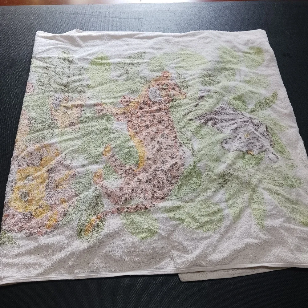Vintage 1970'S White Beach Towel Cartoon Lion Cheetah Zebra cubs w pocket 50x26